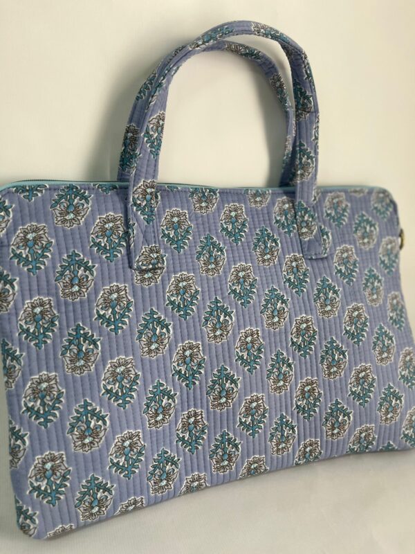 FUNDA ORDENADOR FONDO VIOLETA
